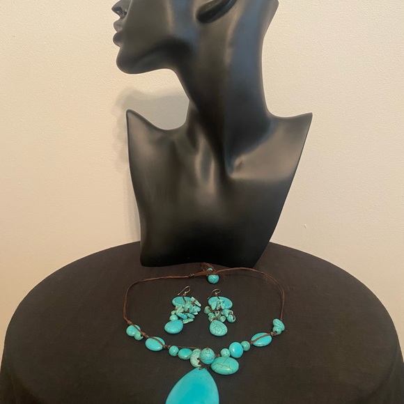 Turquoise (Faux) Necklace and Drop Earring Boho Set. Necklace 16”-18” (L) ext. - Picture 3 of 5